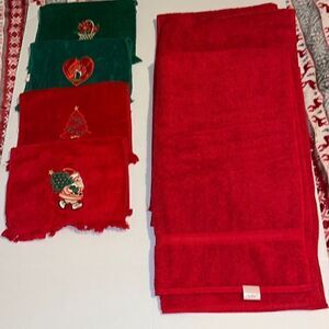 Cannon Red Christmas Bath Towels and 4 washcloths